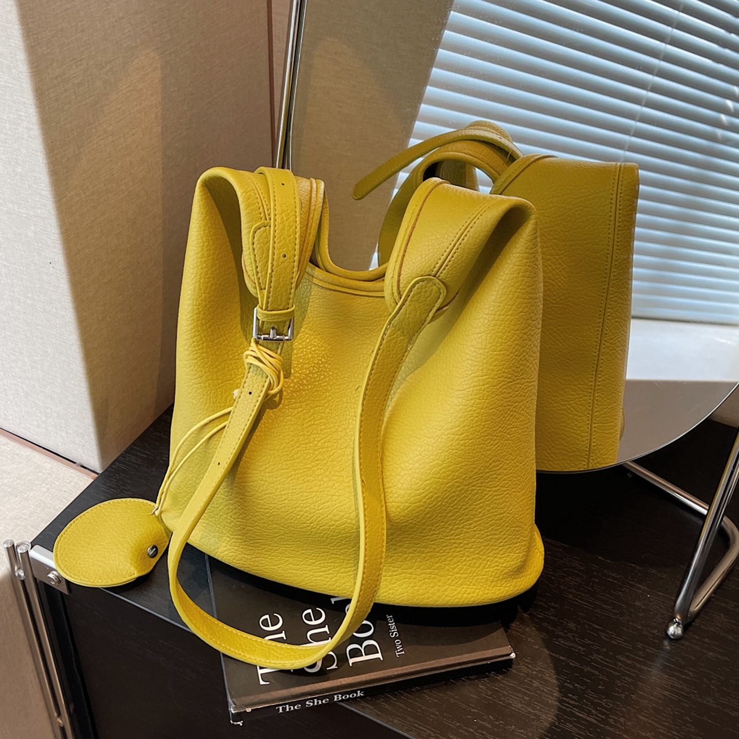 韩系休闲慵懒风包包女2025新款简约百搭大容量通勤单肩斜挎托特包