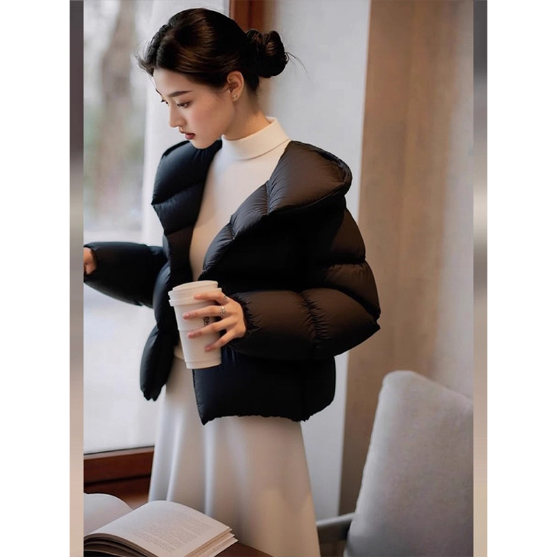 冬季2025年新款时尚高级感穿搭黑色连帽棉服洋气漂亮百搭面包服女