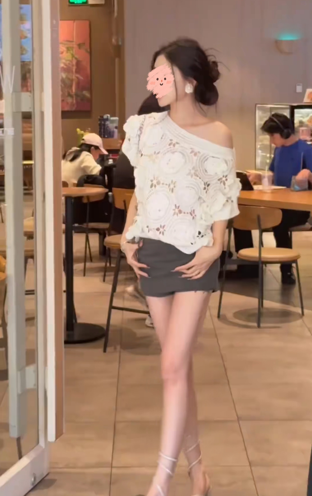 恋夏告白 温柔甜美立体花朵镂空针织上衣百搭修身设计感西装裙裤