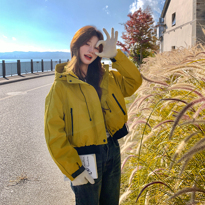 高级感工装羽绒服女短款2025新款韩版连帽小个子冲锋衣白鸭绒外套