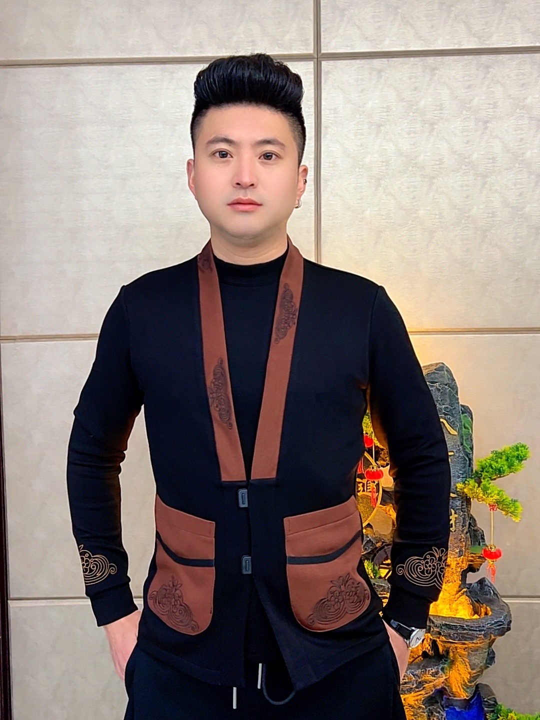 男装圆领秋冬加厚款高品质修身圆领领加绒百搭气质长袖98009-1