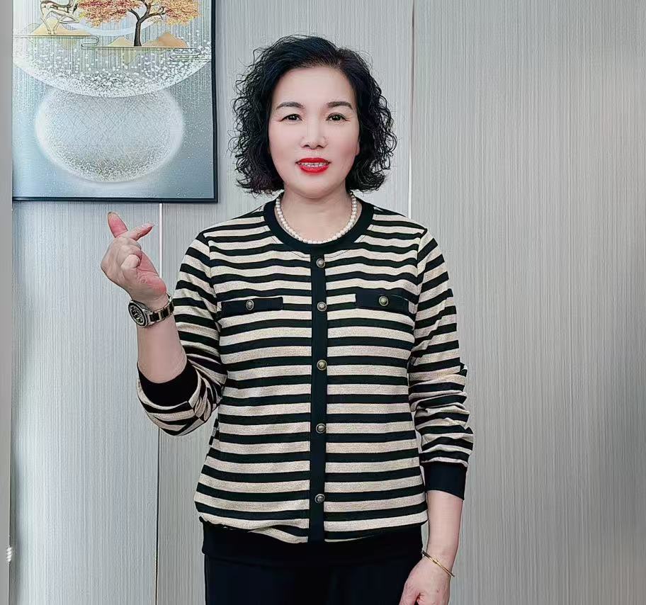 中老年妈妈经典条纹显瘦打底衫套头休闲上衣女弹力洋气大码女装