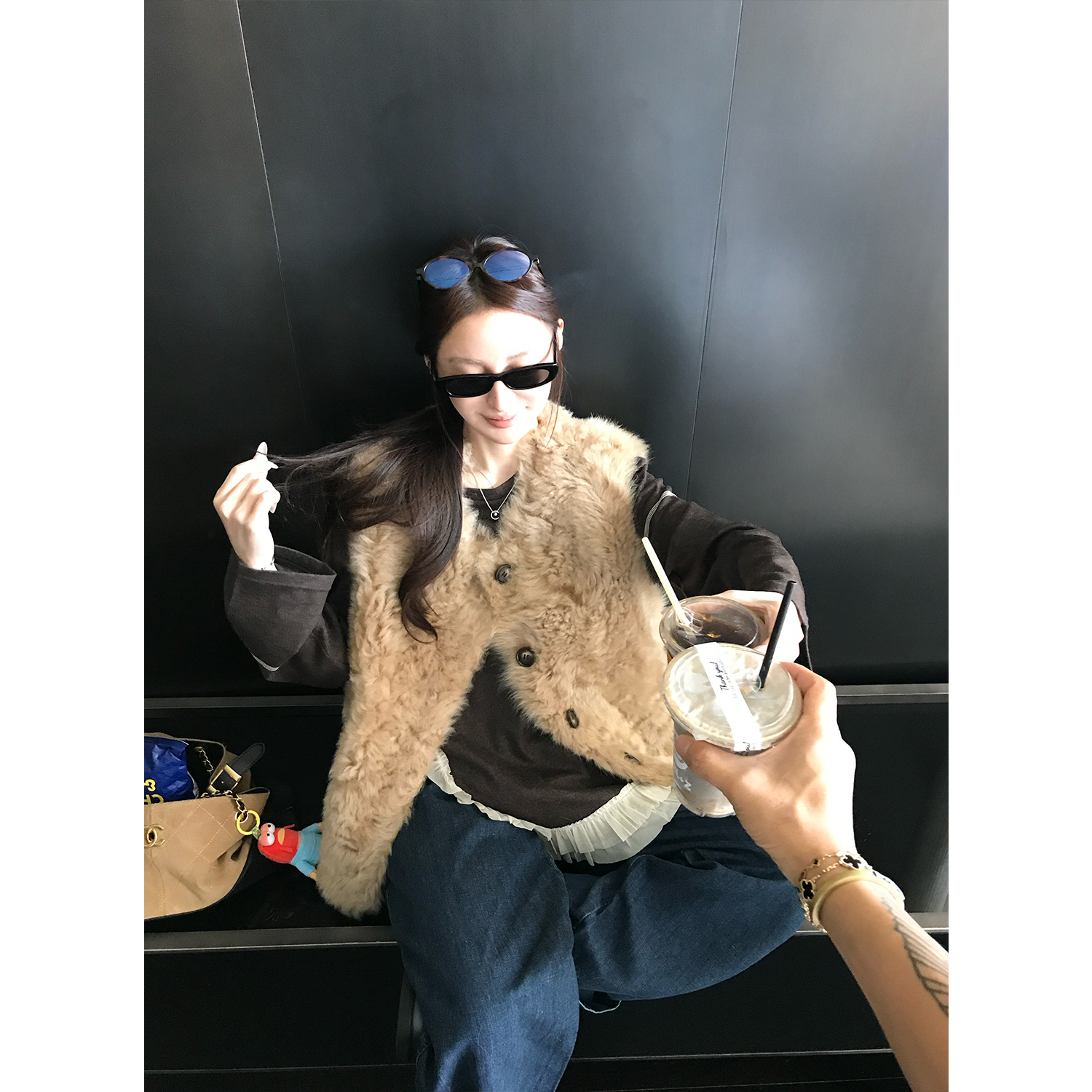 “欧尼马甲”2025秋冬新款环保羊羔毛皮草马甲女皮毛一体百搭马夹