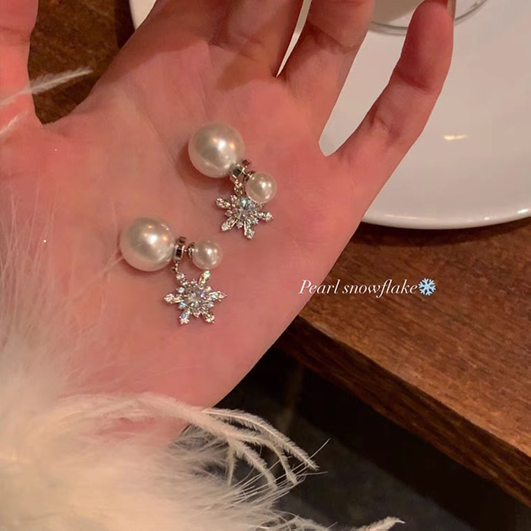 铜合金合成锆石耳饰 气质两戴闪锆花朵珠珠耳环女轻奢耳钉耳饰