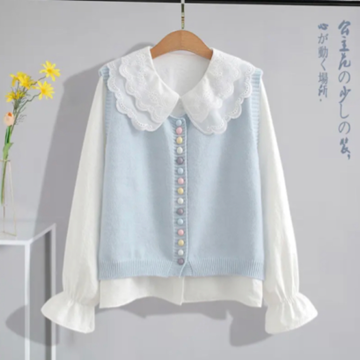 品牌折扣减龄两件套女早春新款彩扣叠穿针织马甲钩花娃娃领衬衫潮