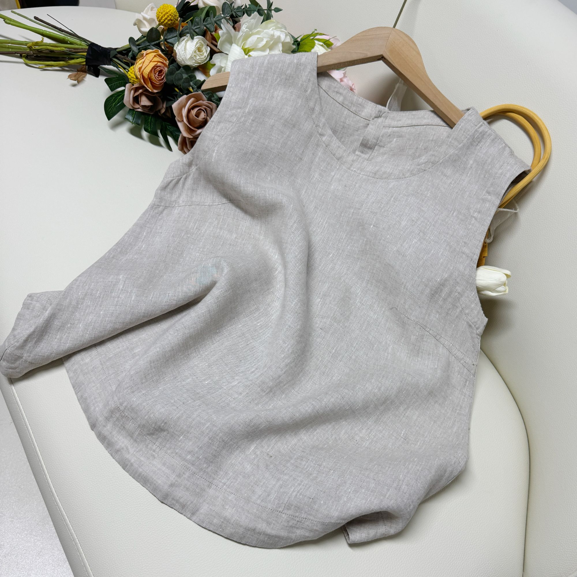 亚麻纯色出游服装女简约通勤宽松版背心休闲时尚无袖坎肩女士上衣