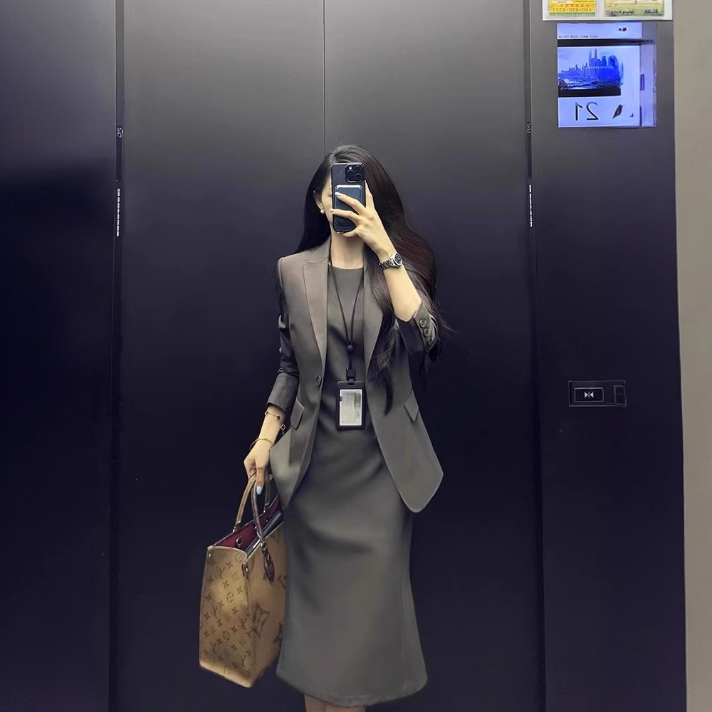 大码职场穿搭轻奢职业西装套装裙胖mm气质韩版裙子高级感两件套女