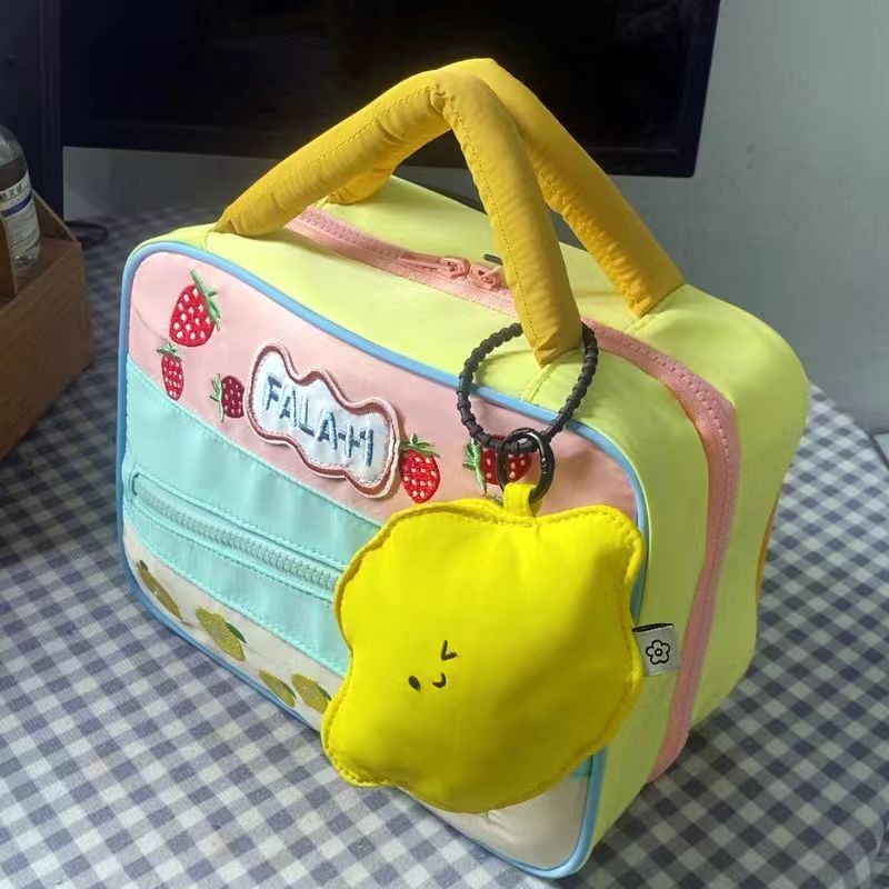 新疆西藏包邮fala可爱撞色大容量化妆包便携手提收纳出差外出旅行