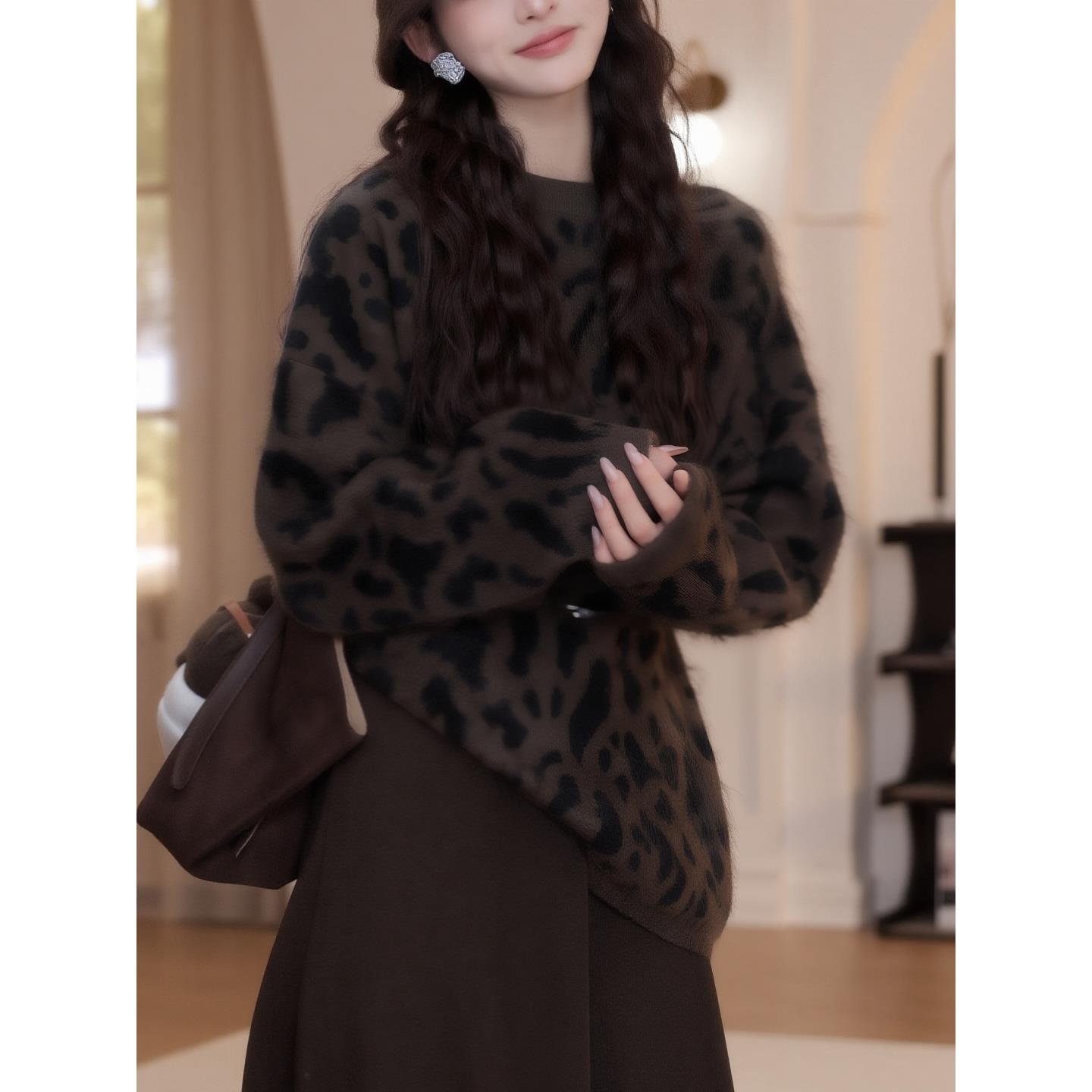 韩版复古豹纹圆领长袖针织衫时髦宽松显瘦高级感毛衣2025秋冬新款