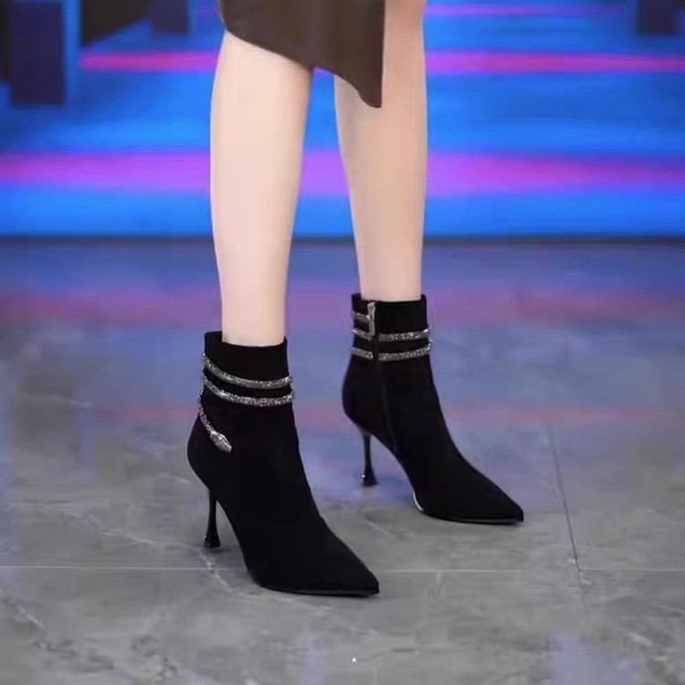 2025年秋季新款性感尖头时装靴网红水钻法式高跟鞋女细跟显瘦短靴