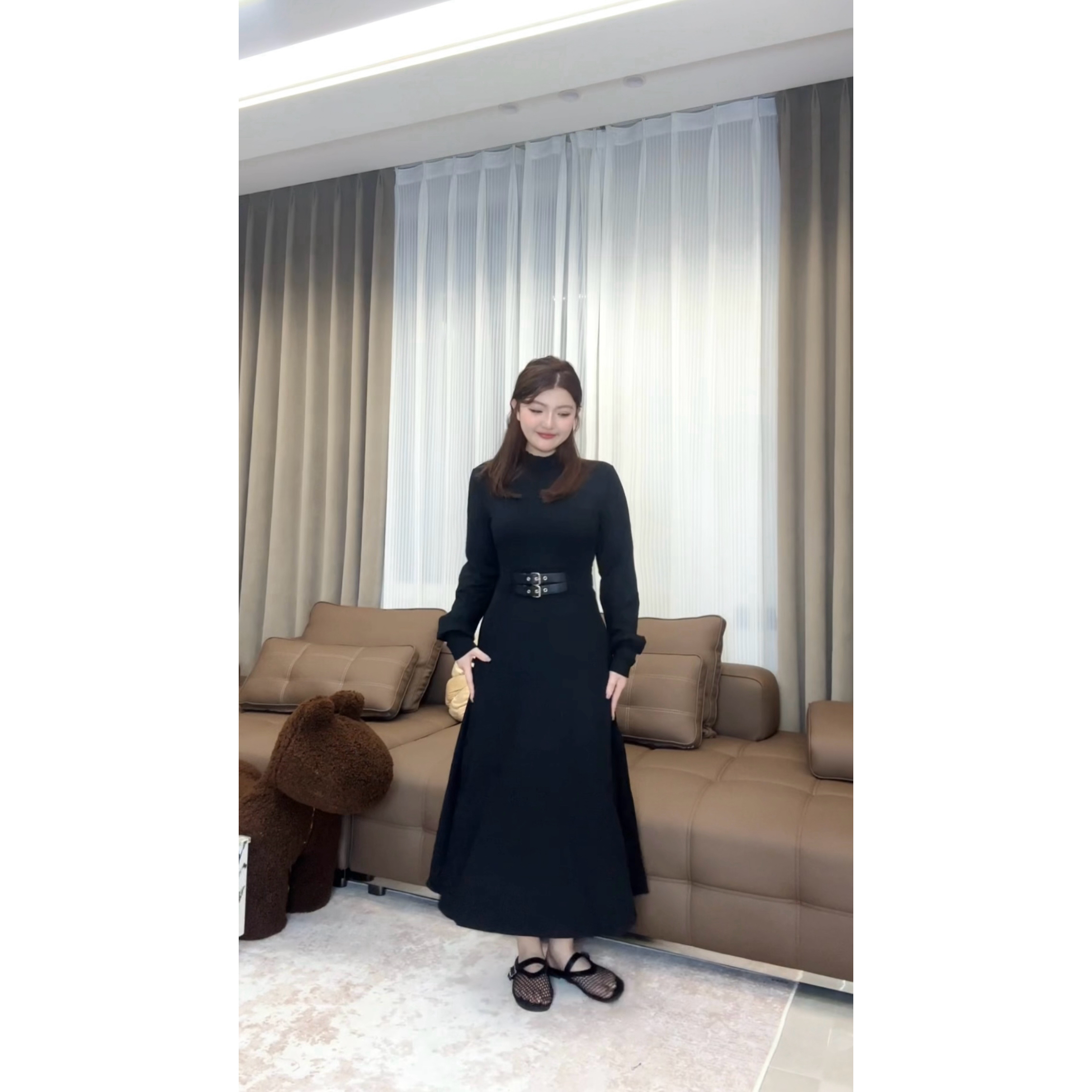 2025大码女装纯色半高领小黑裙秋冬打底裙胖MM温柔收腰连衣裙女