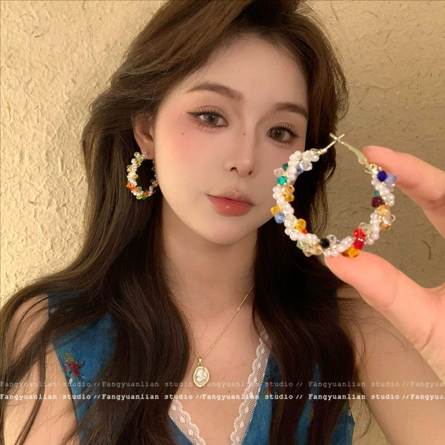 铜合金耳饰 彩色夏天 炫彩珍珠耳圈女轻奢高级感耳环小众设计耳饰