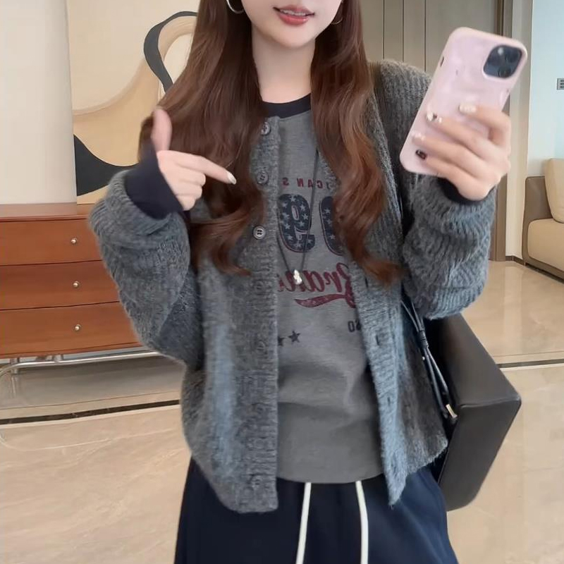 2025春秋季新款休闲慵懒感软糯针织开衫女士时尚圆领纯色毛衣外套