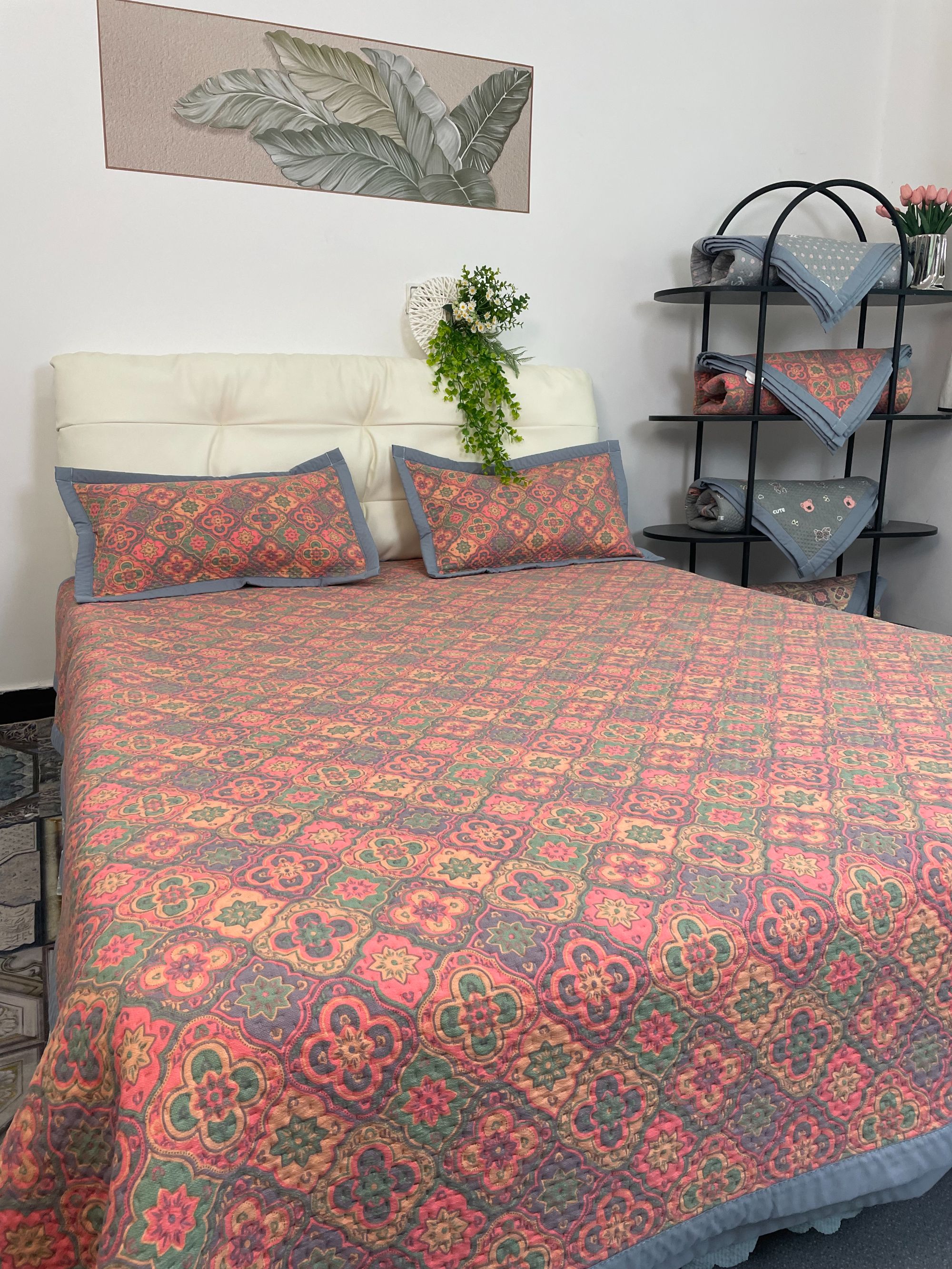 大四叶草粉双面水洗防滑透气轻奢风床盖床单绗缝三层轻奢大床加厚