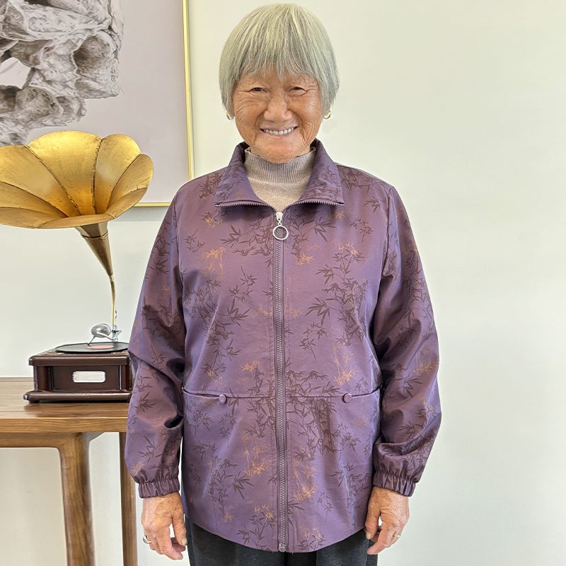 奶奶秋装风衣中老年人女装薄款新款翻领夹克秋季外套老人气质衣服
