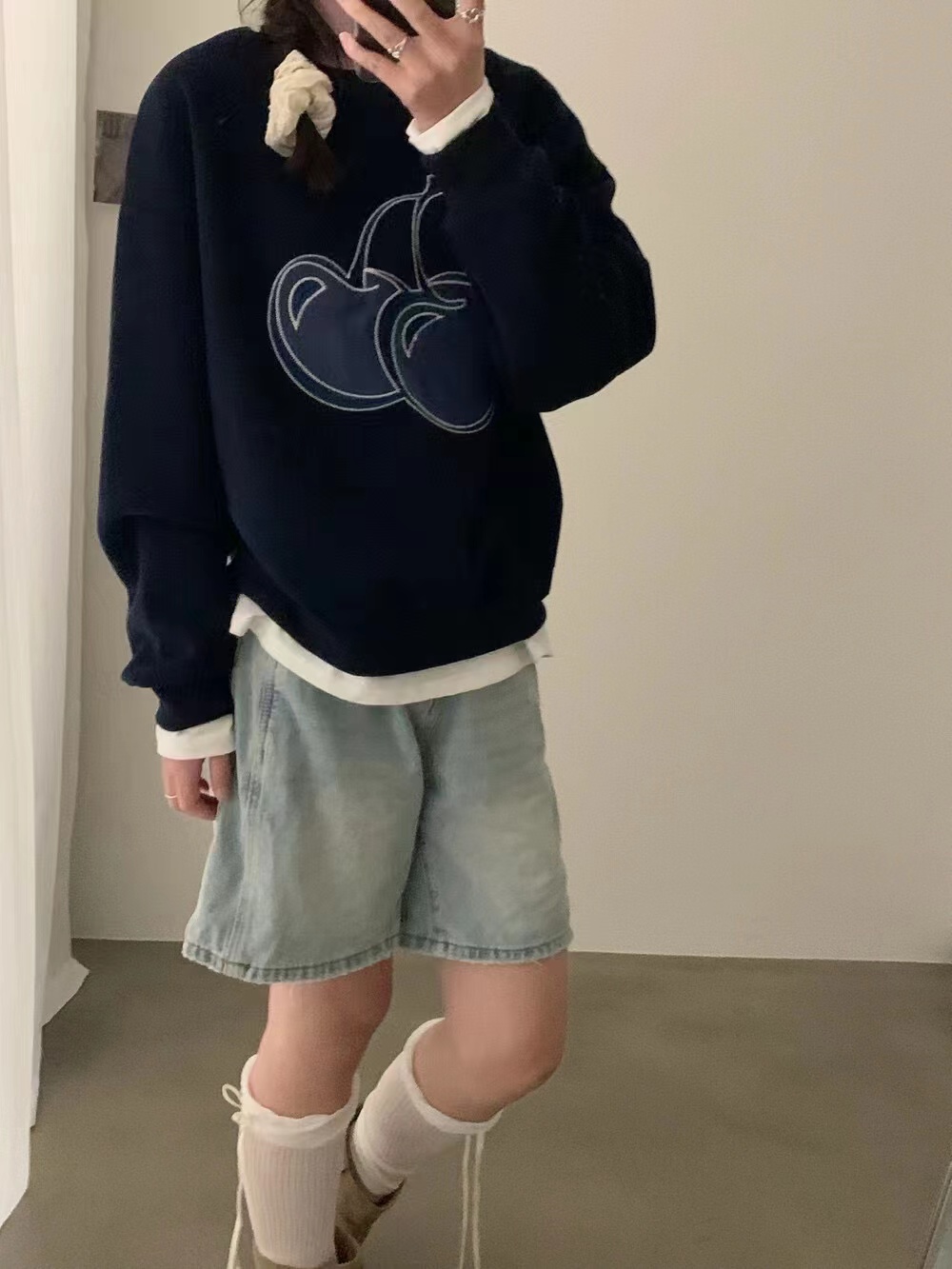 【CHENGZI】秋季新款韩版樱桃牛仔贴补刺绣套头圆领卫衣女显瘦