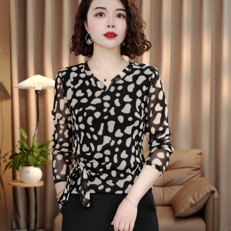 春季时尚V领飘带印花百搭显瘦女装气质上衣打底衫