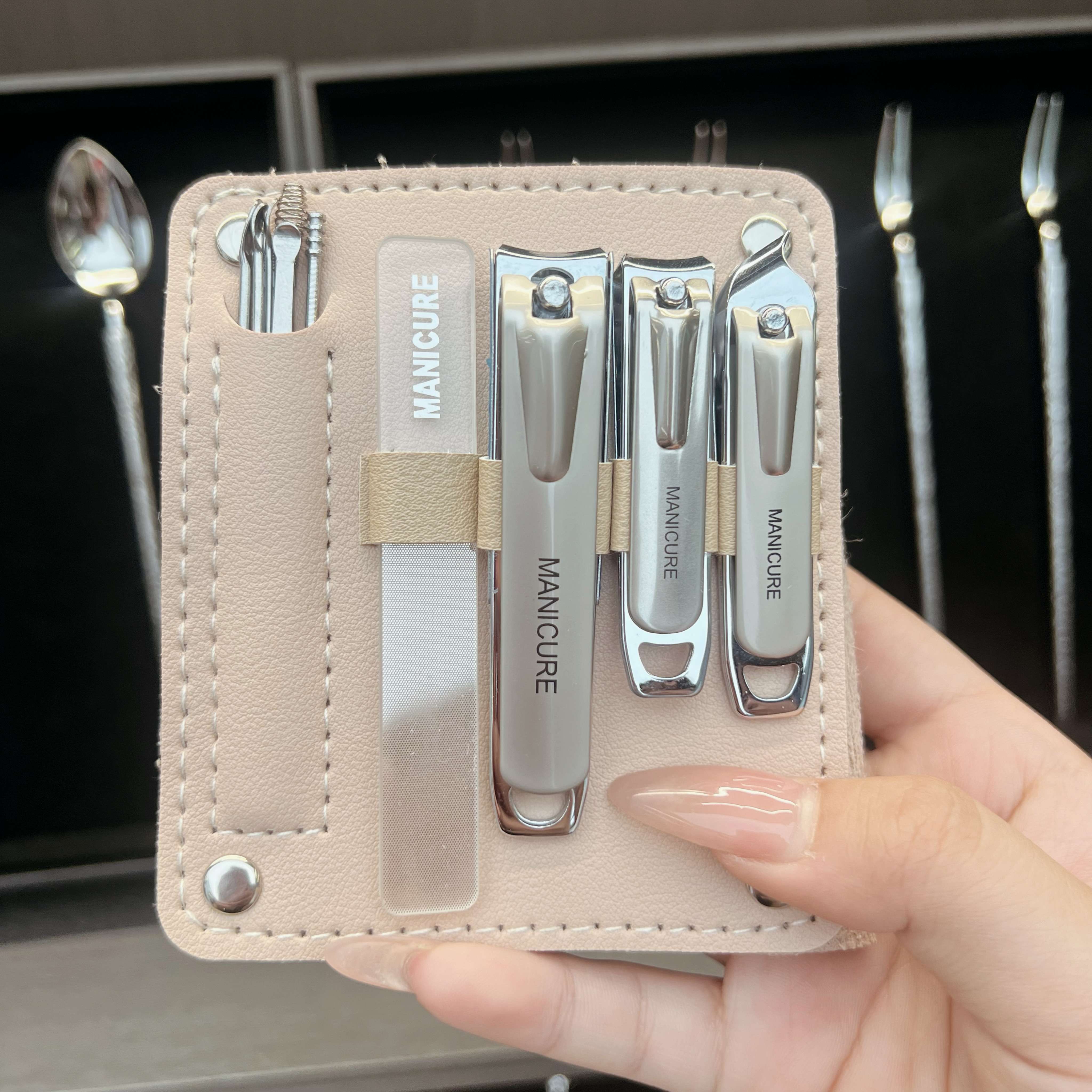 指甲刀套装家用防飞溅指甲剪不锈钢挖耳勺专用工具