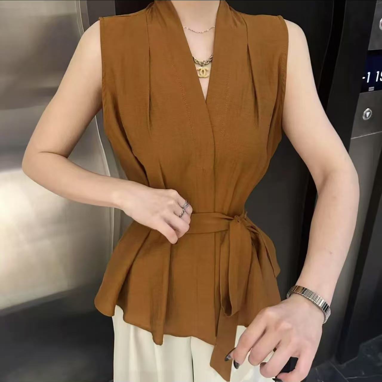 纯欲法式气质无袖背心女夏季新款修身显瘦高级感绑带外穿衬衫