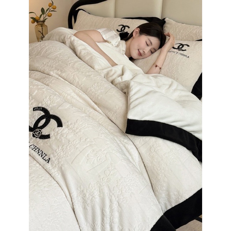 水星高端适用家纺2025新款A类母婴级四件套冬季牛奶绒加绒加厚轻