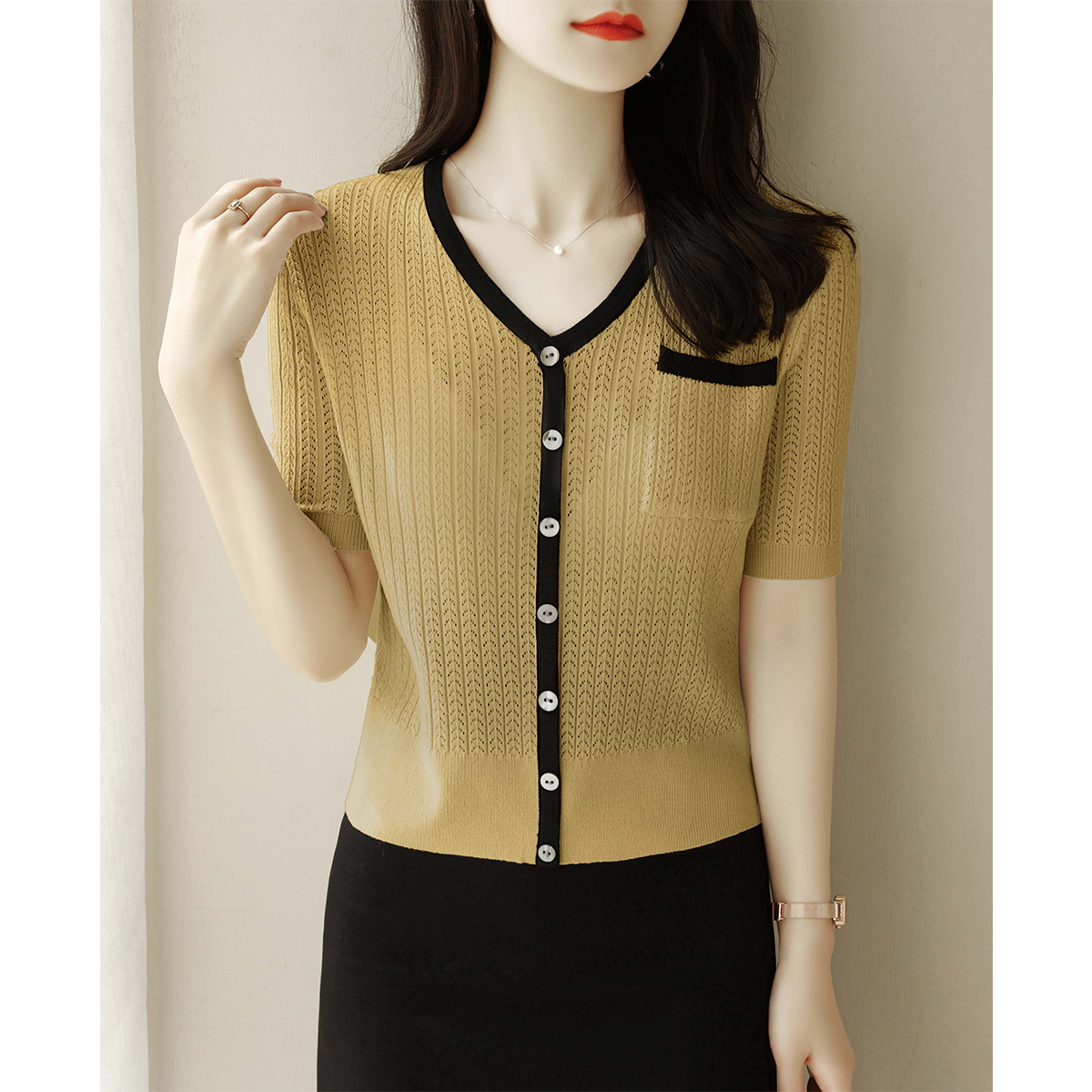 2025年夏季新款V领设计短袖针织开衫女宽松镂空纯色正肩T恤上衣