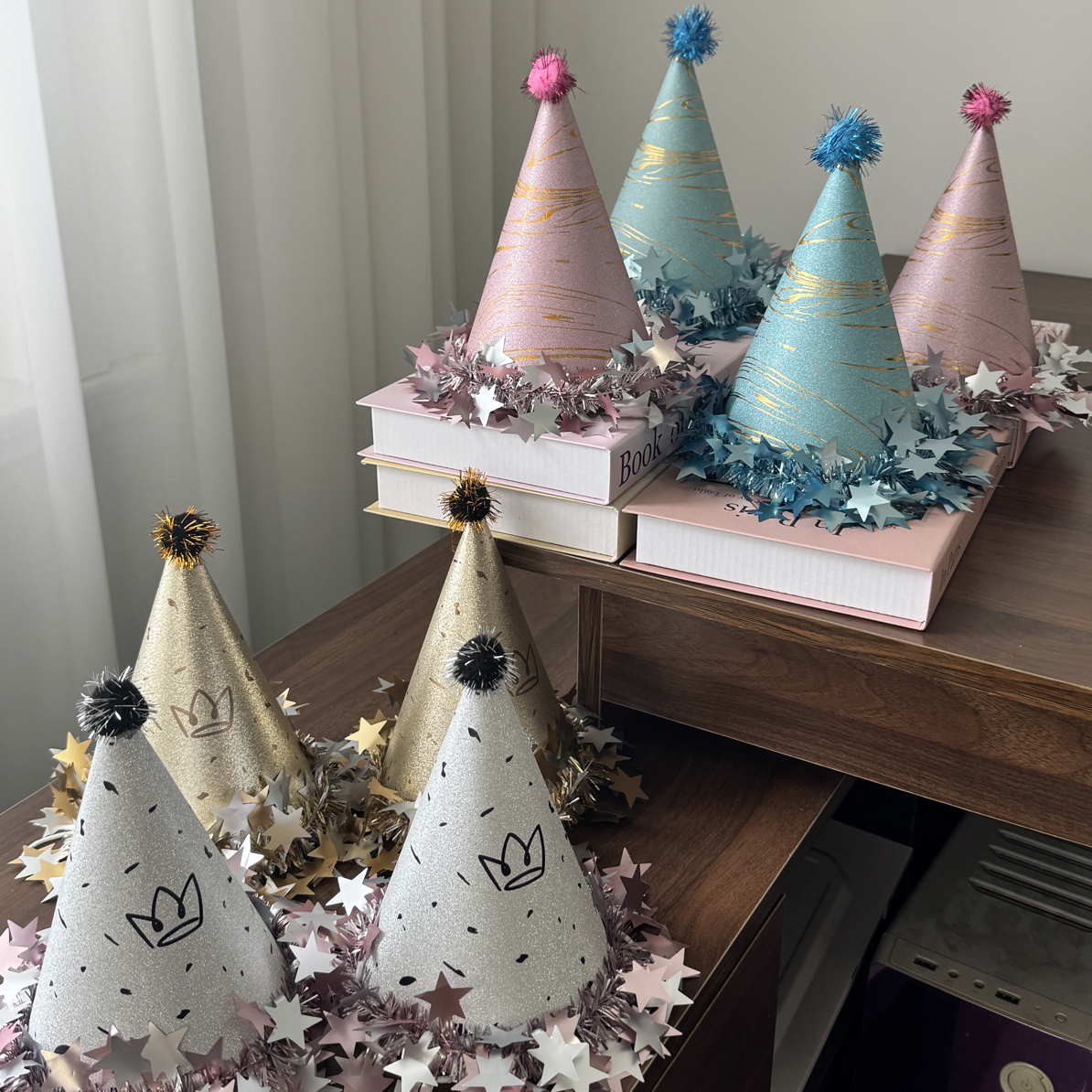 毛球生日帽派对装饰周岁蛋糕璀璨尖尖帽拍照道具成品帽子