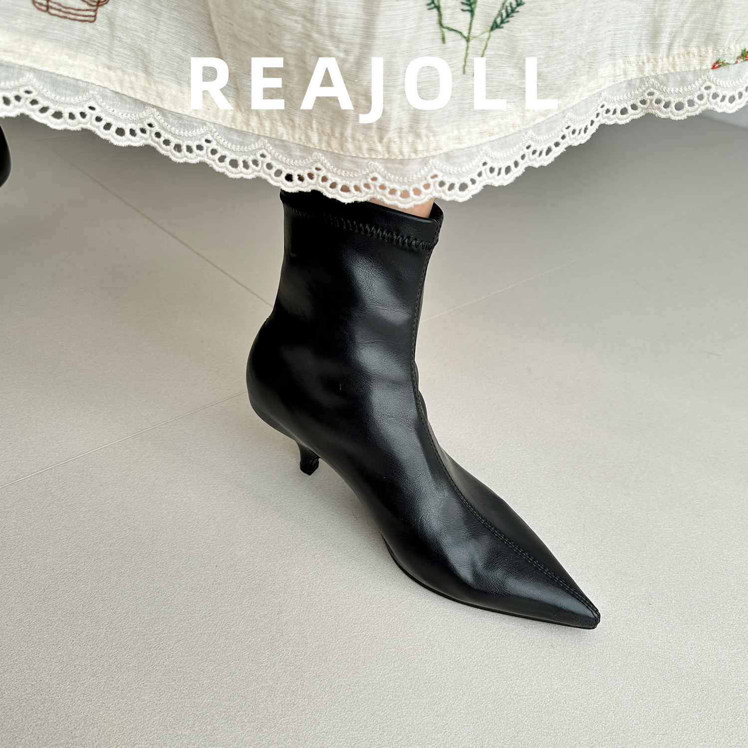 弹力靴子女款2025秋冬尖头细跟高跟靴瘦瘦法式百搭网红时装短靴女