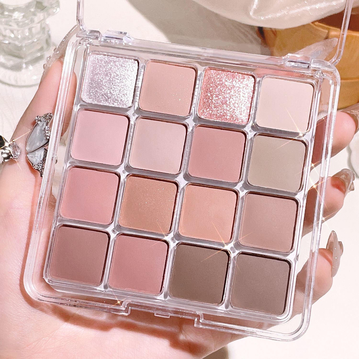 春日韩系伪素颜眼影盘16色粉棕蜜瓜新色眼影七夕战神消肿腮红韩系