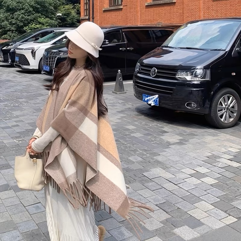 新款条纹美拉德秋冬季披肩女含羊毛高级氛围感围巾大斗篷外搭围脖