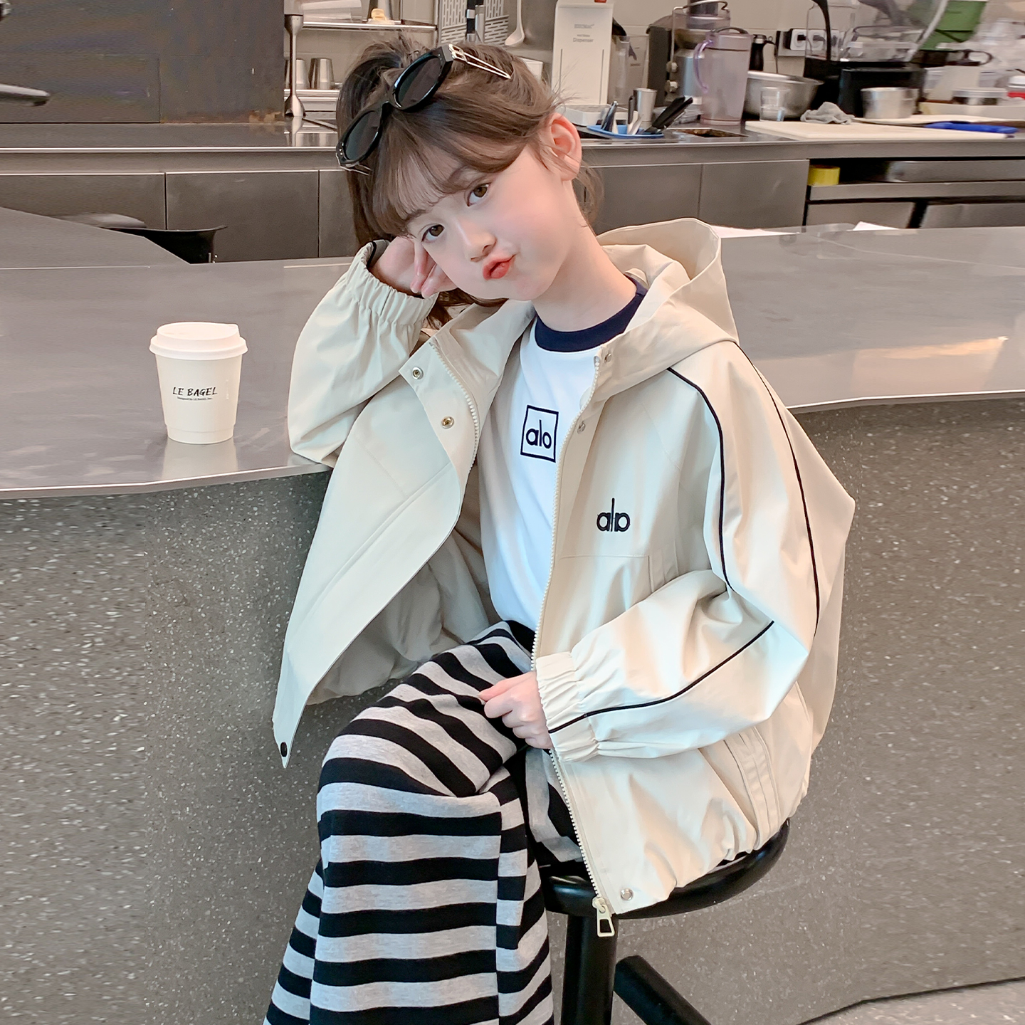 女童连帽夹克外套春秋装2025新款中大童韩版洋气童装儿童冲锋衣潮