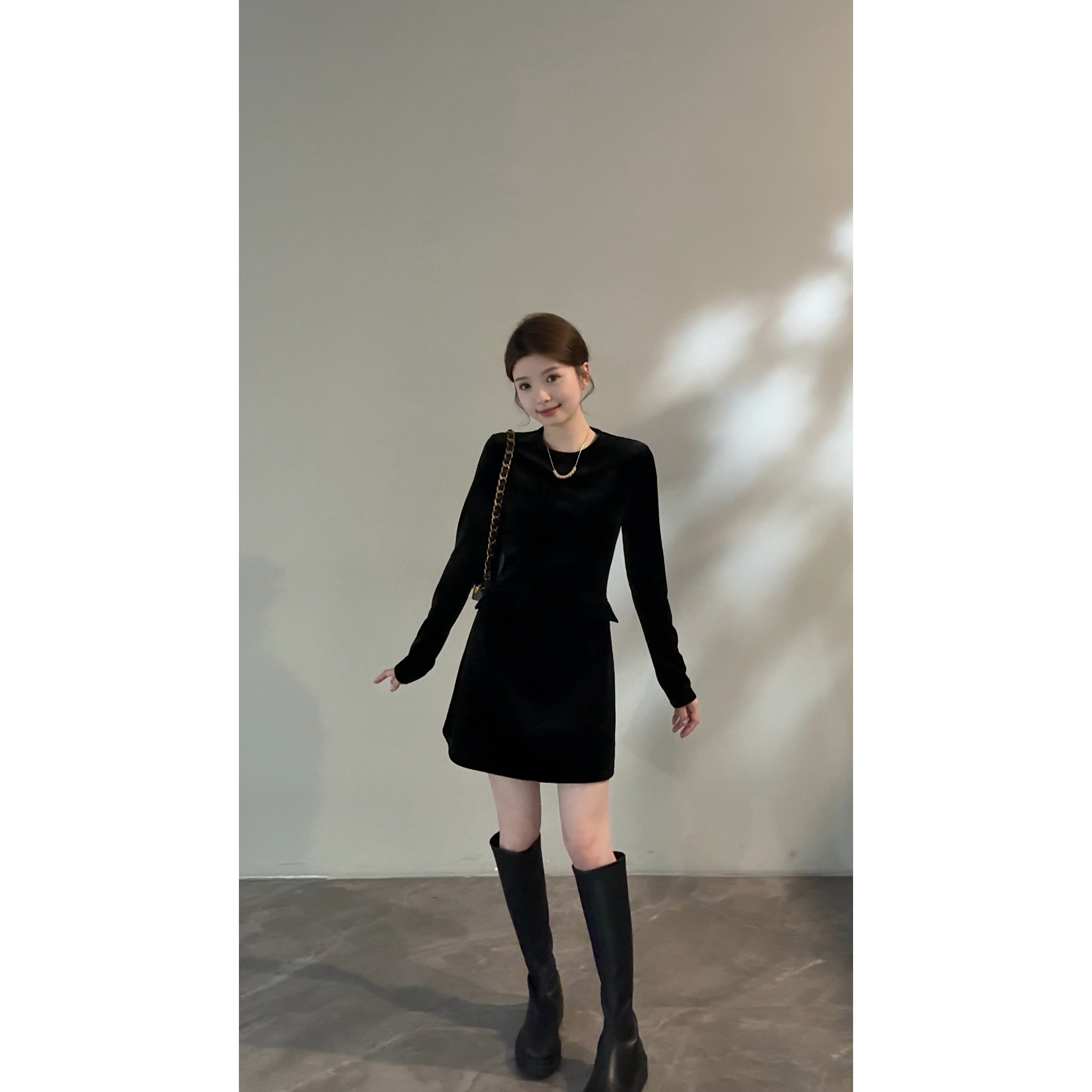 【颂宋】秋冬圆领洋气连衣裙收腰气质内搭休闲时尚复古短裙DT1803