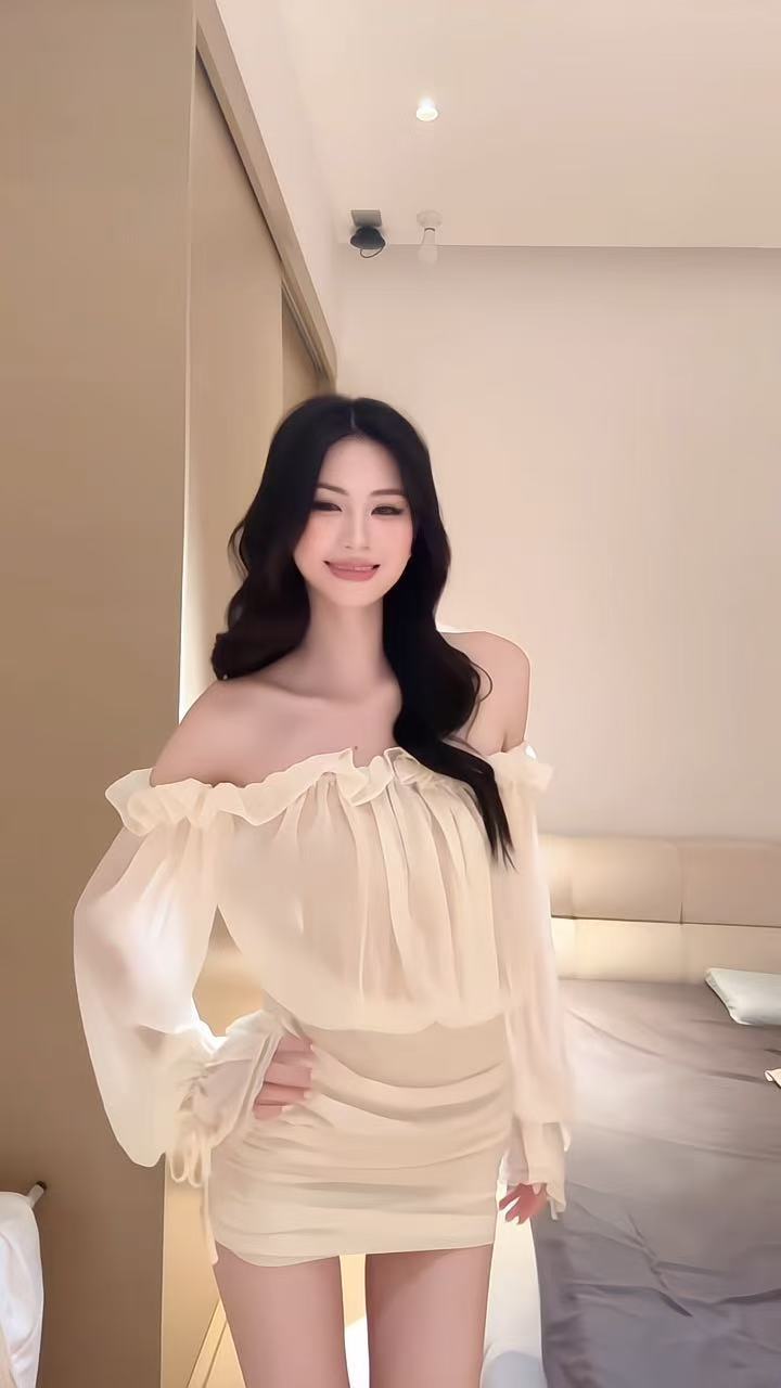 夏季纯欲辣妹性感一字肩长袖连衣裙女绝美气质收腰显瘦包臂短裙