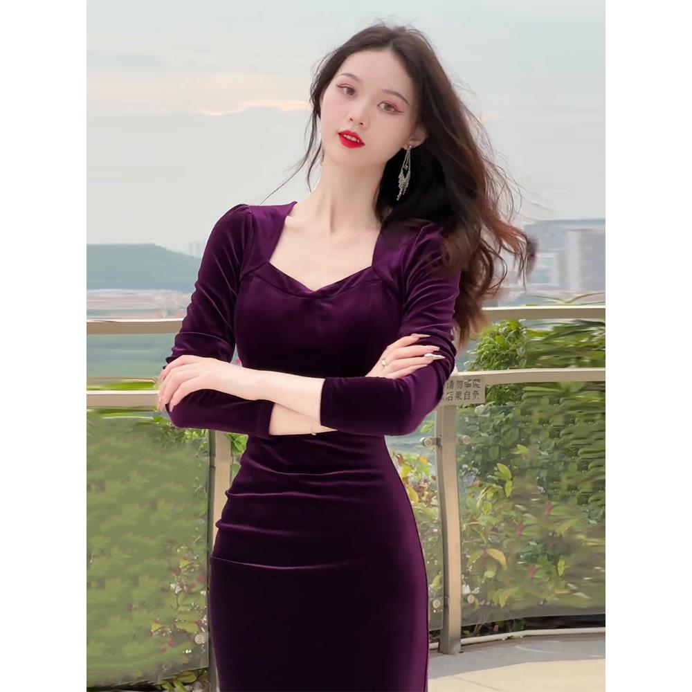 复古紫色丝绒连衣裙女秋季高冷御姐穿搭漂亮气质法式长袖裙子女款