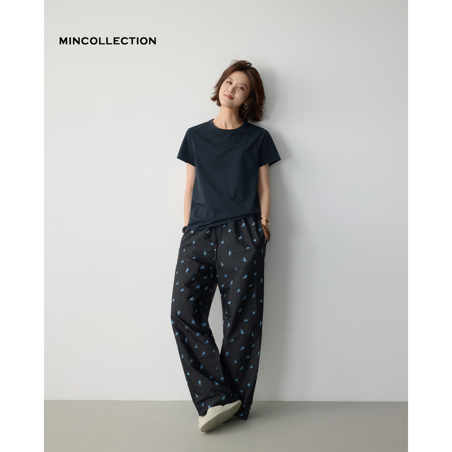 遛狗刺绣裤/重工撞色绣花松紧腰直筒休闲裤40055