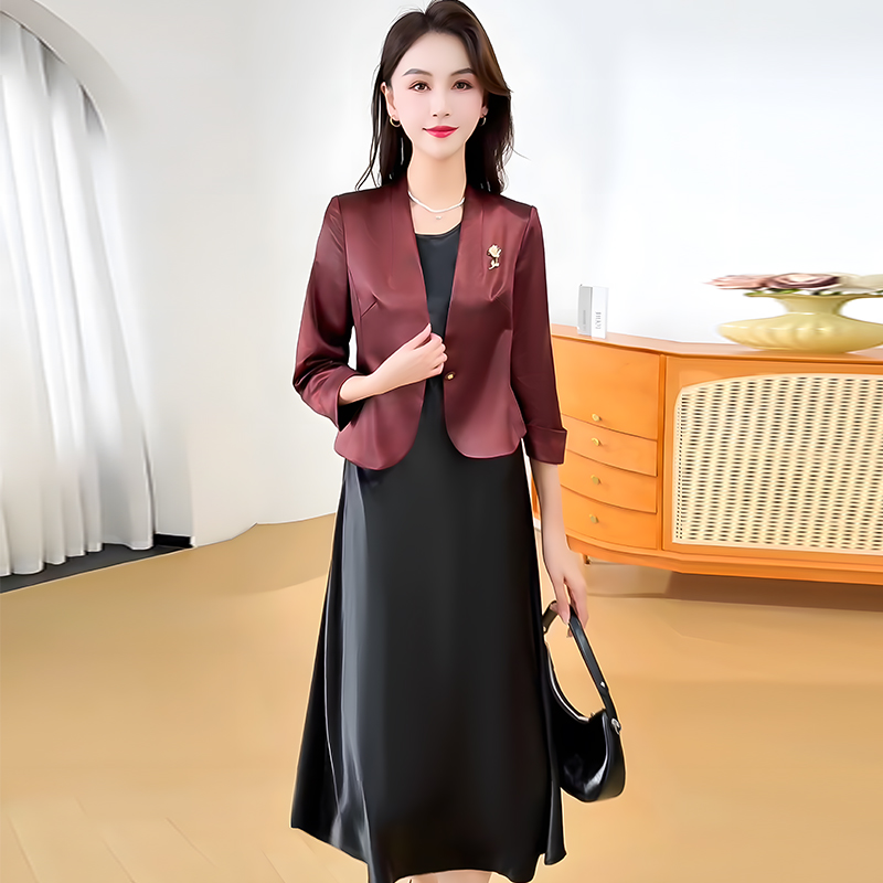 春秋2025新款婚宴穿搭喜妈妈短外套休闲套装气质减龄背心裙两件套