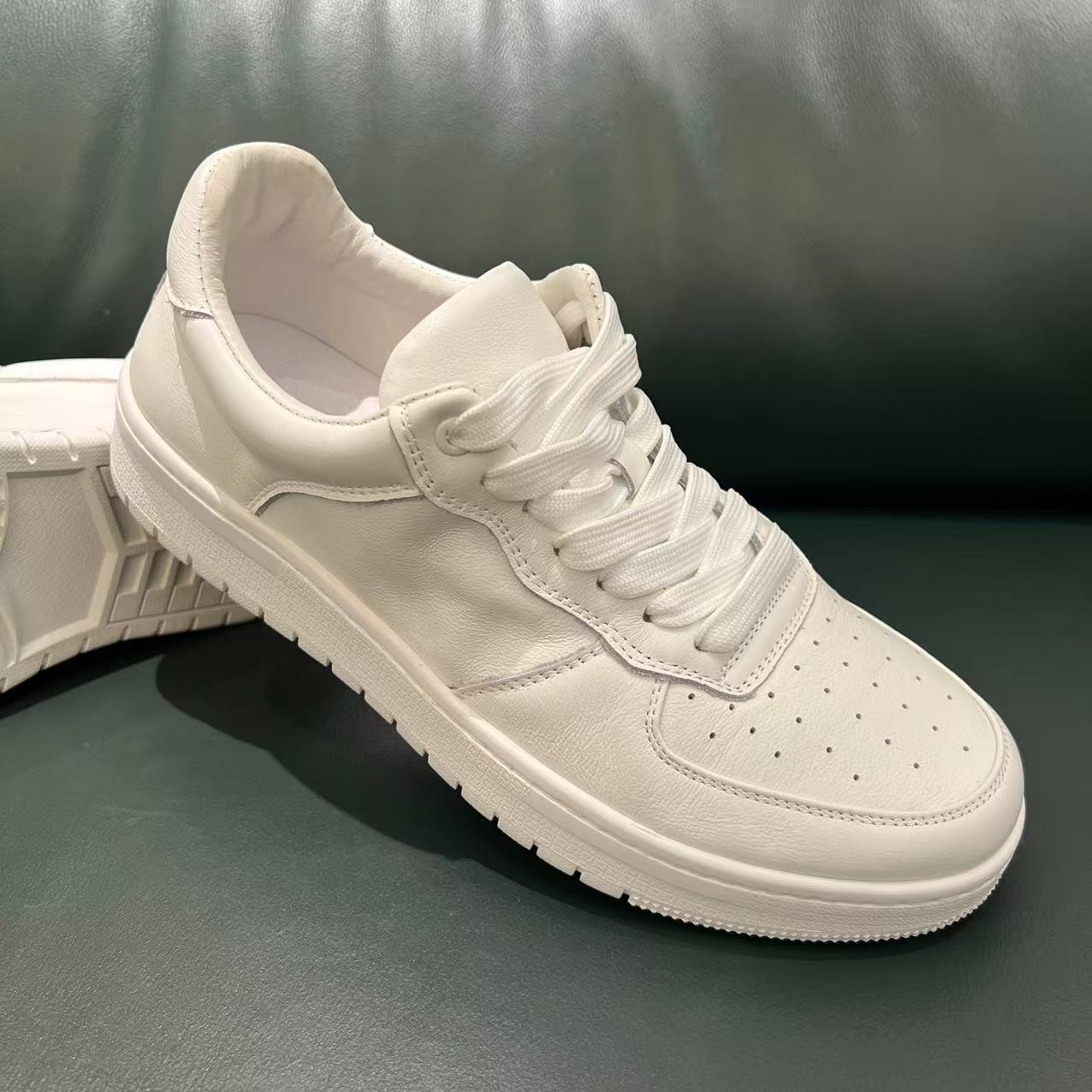 男士时尚运动休闲板鞋百搭真皮潮流低帮男款秋季白色潮鞋0002