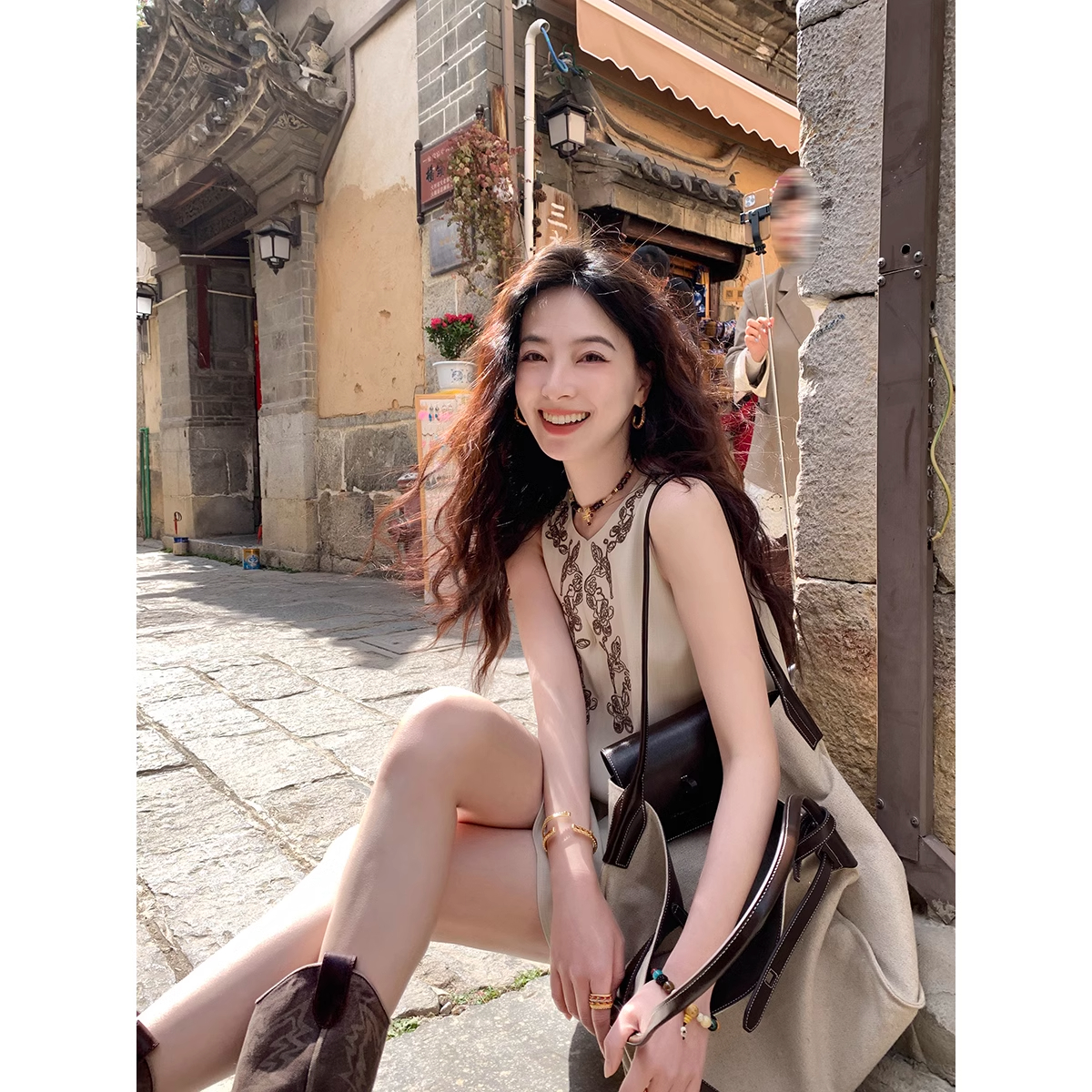 韩系仿麻垂感撞色重工绳绣设计民族风连衣裙女春V领无袖A字裙