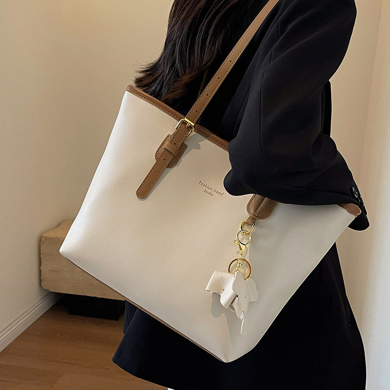 大容量包包女2024新款潮春夏高级感单肩包质感女士通勤分层托特包