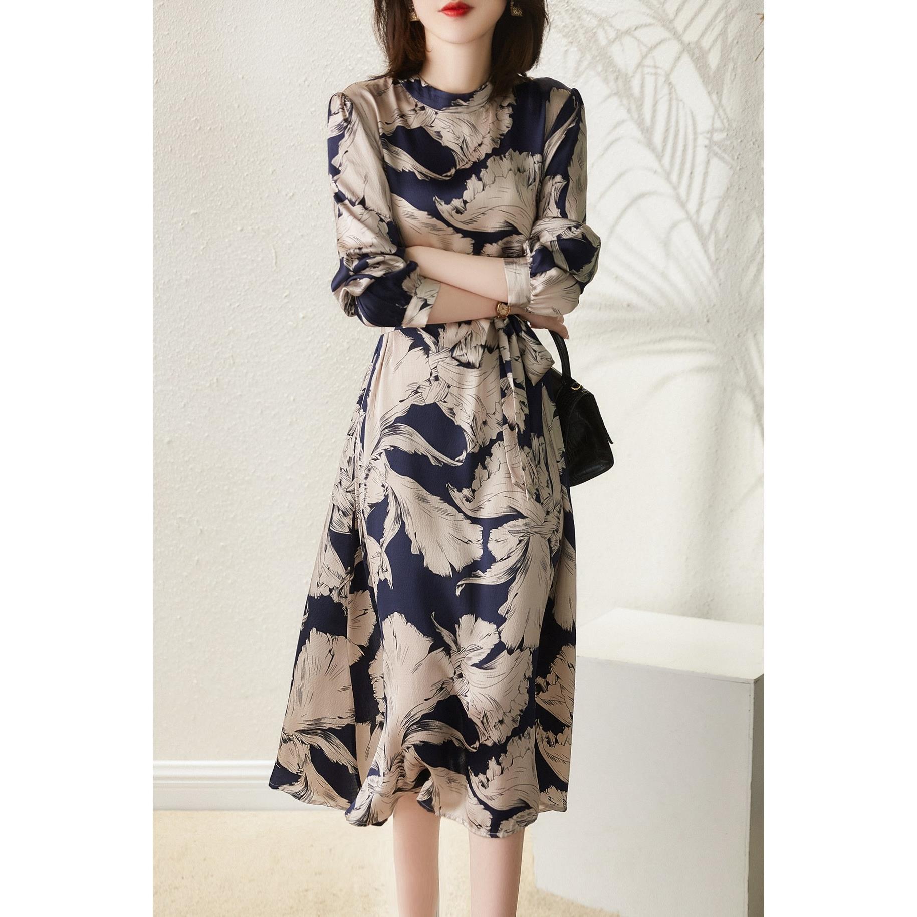 奢华连衣裙女2025年春夏新款法式复古气质百搭碎花高级感名媛长裙