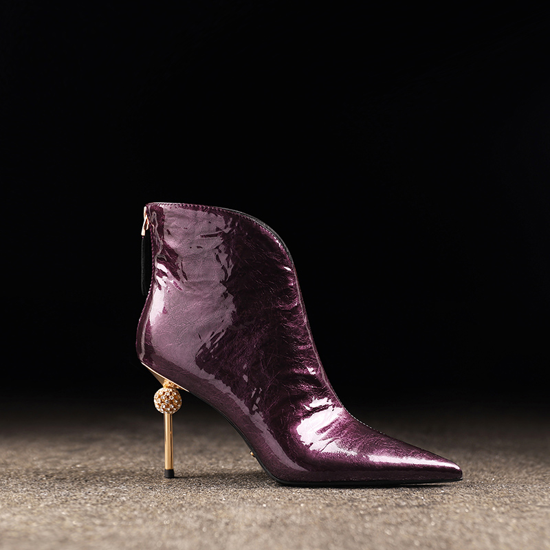 气质紫色尖头短靴细跟高级感真皮女鞋冬季新款时髦高跟踝靴不累脚