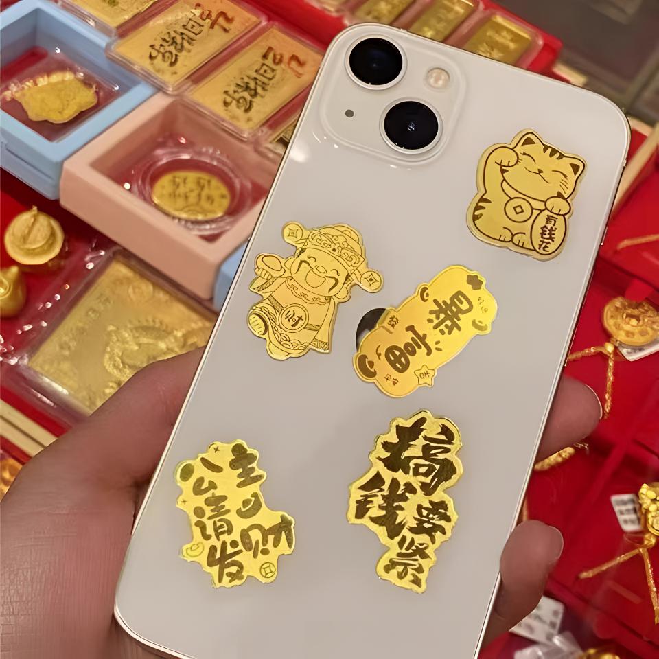 水贝爆款含金工艺品手公主请发财搞钱要紧暴富财神招财猫手机贴