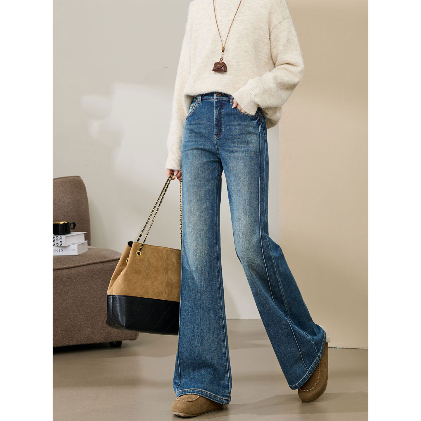 大码蓝色微喇遮胯显瘦牛仔裤女梨形身材冬季款高腰弹力百搭喇叭裤