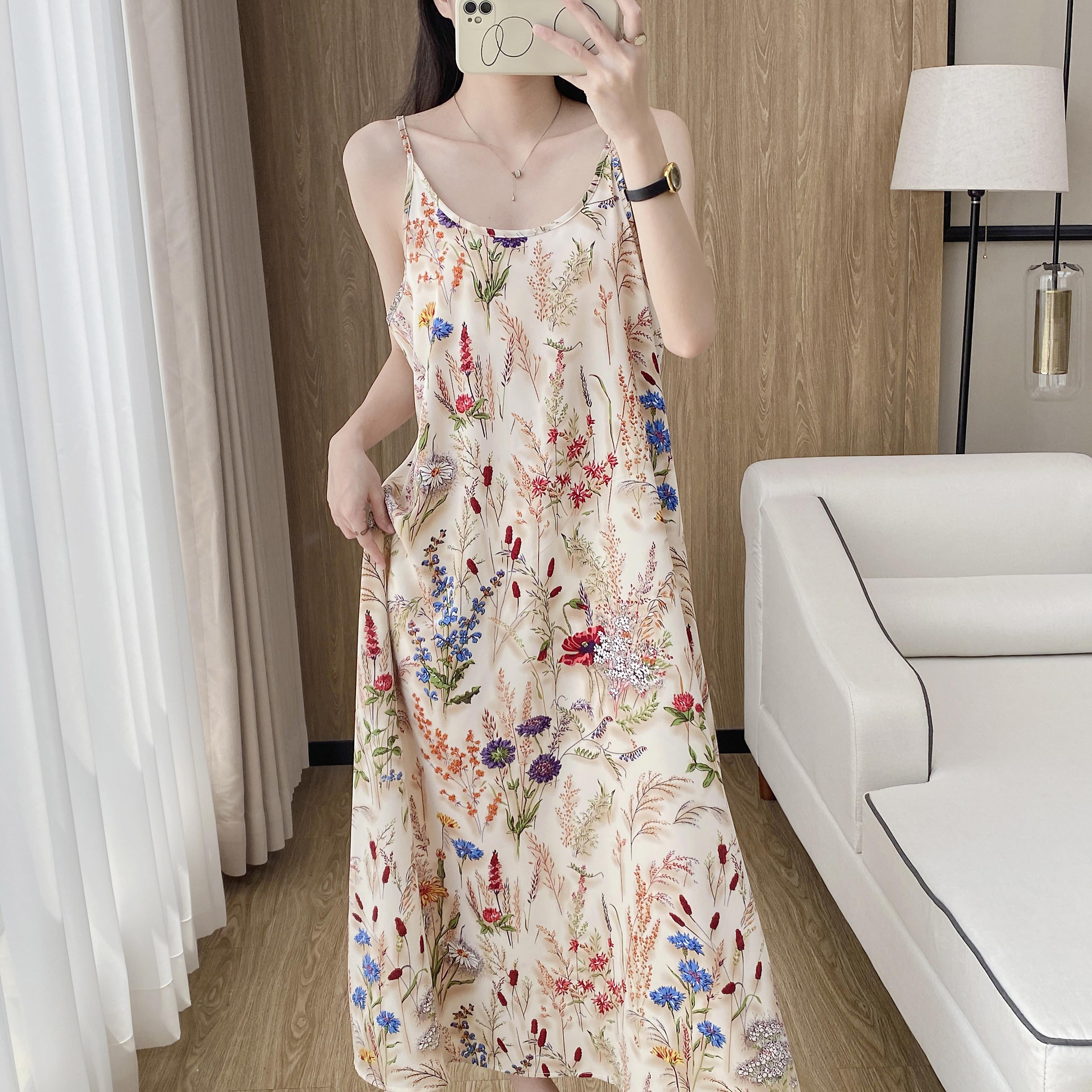 薰衣草夏季新款韩版宽松连衣裙大码吊带裙外穿长款无袖裙子6150