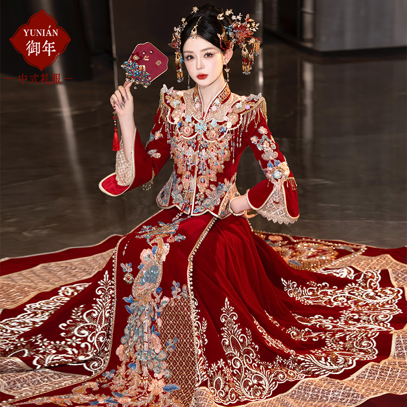 秋冬重工翘肩丝绒秀禾服新娘结婚嫁衣2025新款中式婚服敬酒出门服