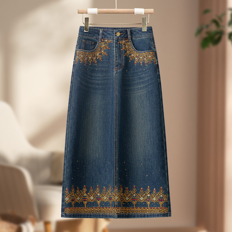复古刺绣烫钻牛仔半身裙女春秋2025新款高腰显瘦a字裙直筒包臀裙