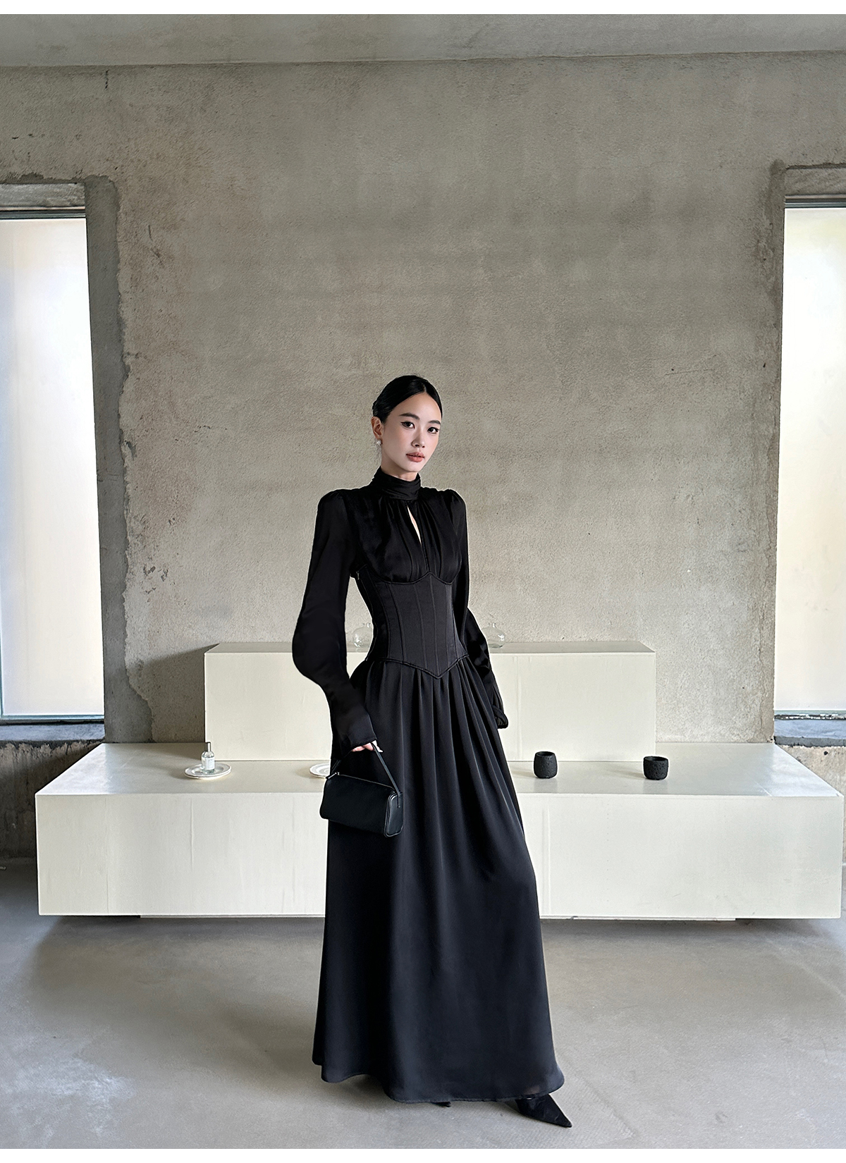 法式复古气质长裙女春季新款长袖立领收腰仿醋酸黑色御姐感连衣裙