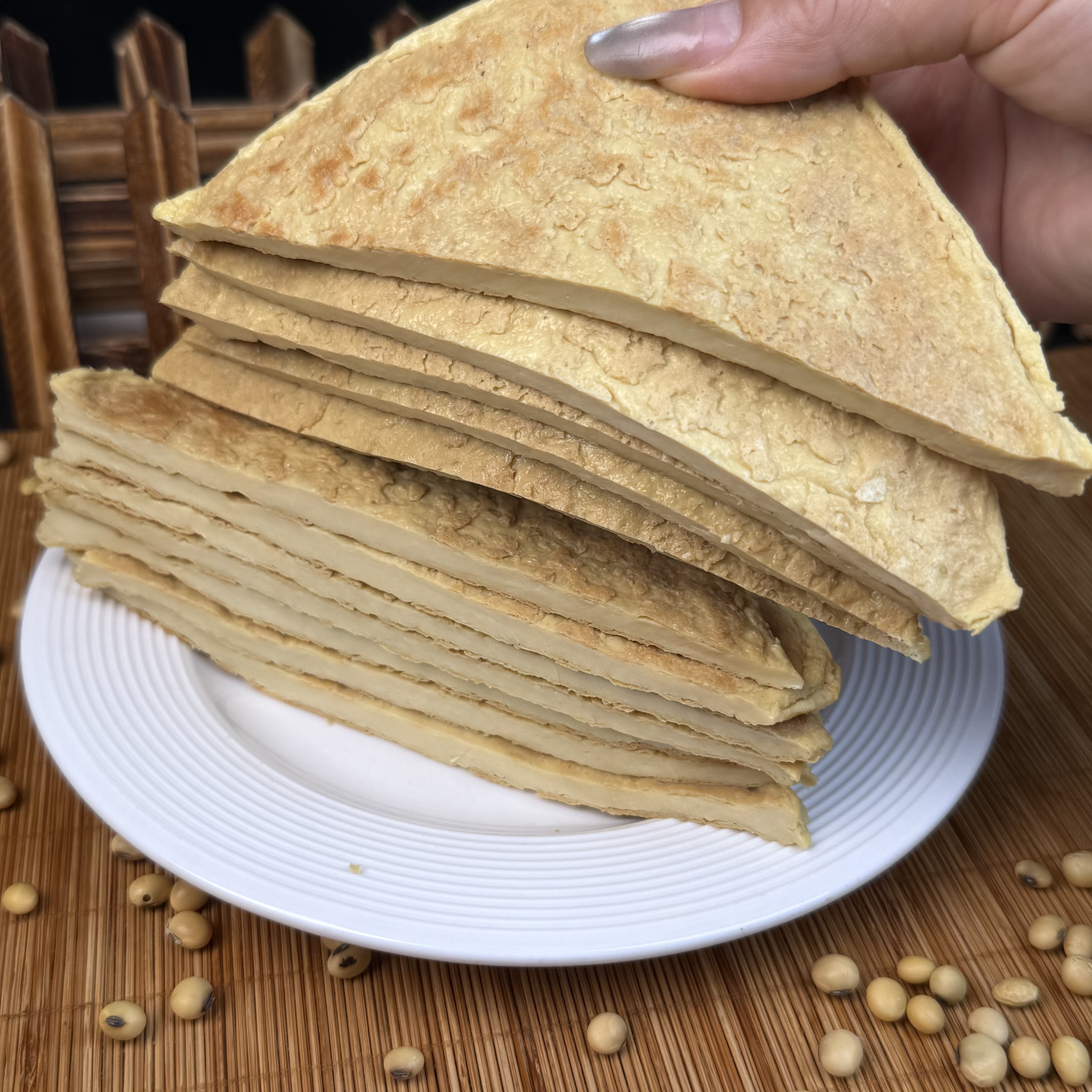 贵州特产砂锅豆腐干烙锅炒菜烧烤煎炸特色美味