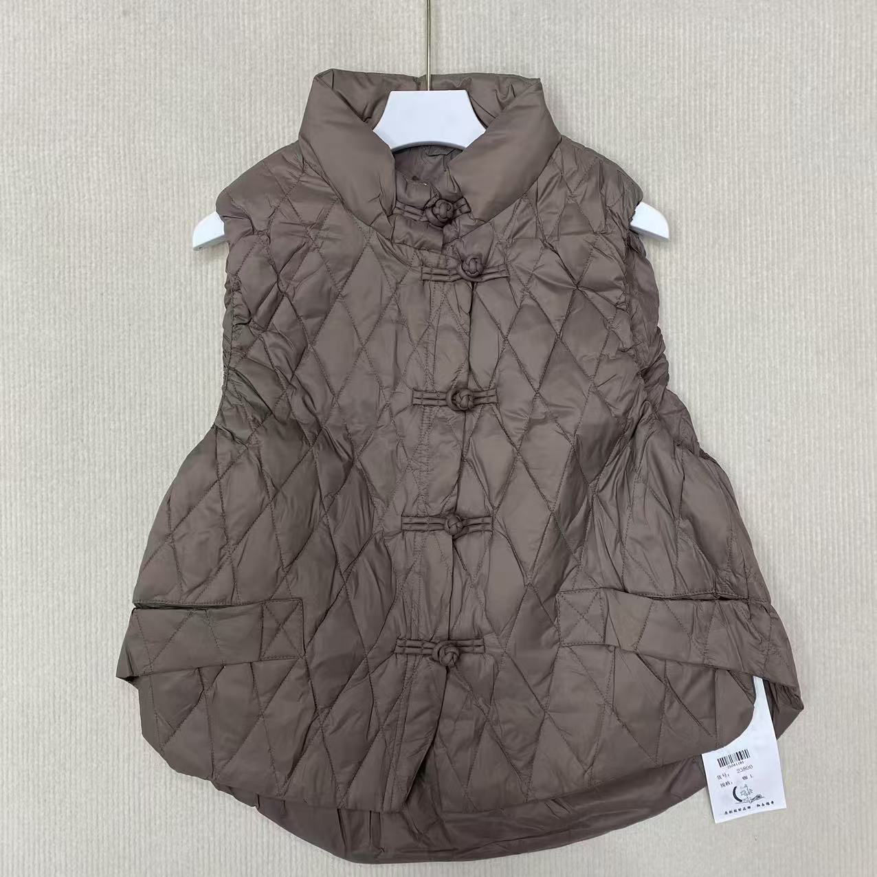 【咖色】秋冬复古立领盘扣白鸭绒轻薄羽绒服马甲显瘦保暖背心23800
