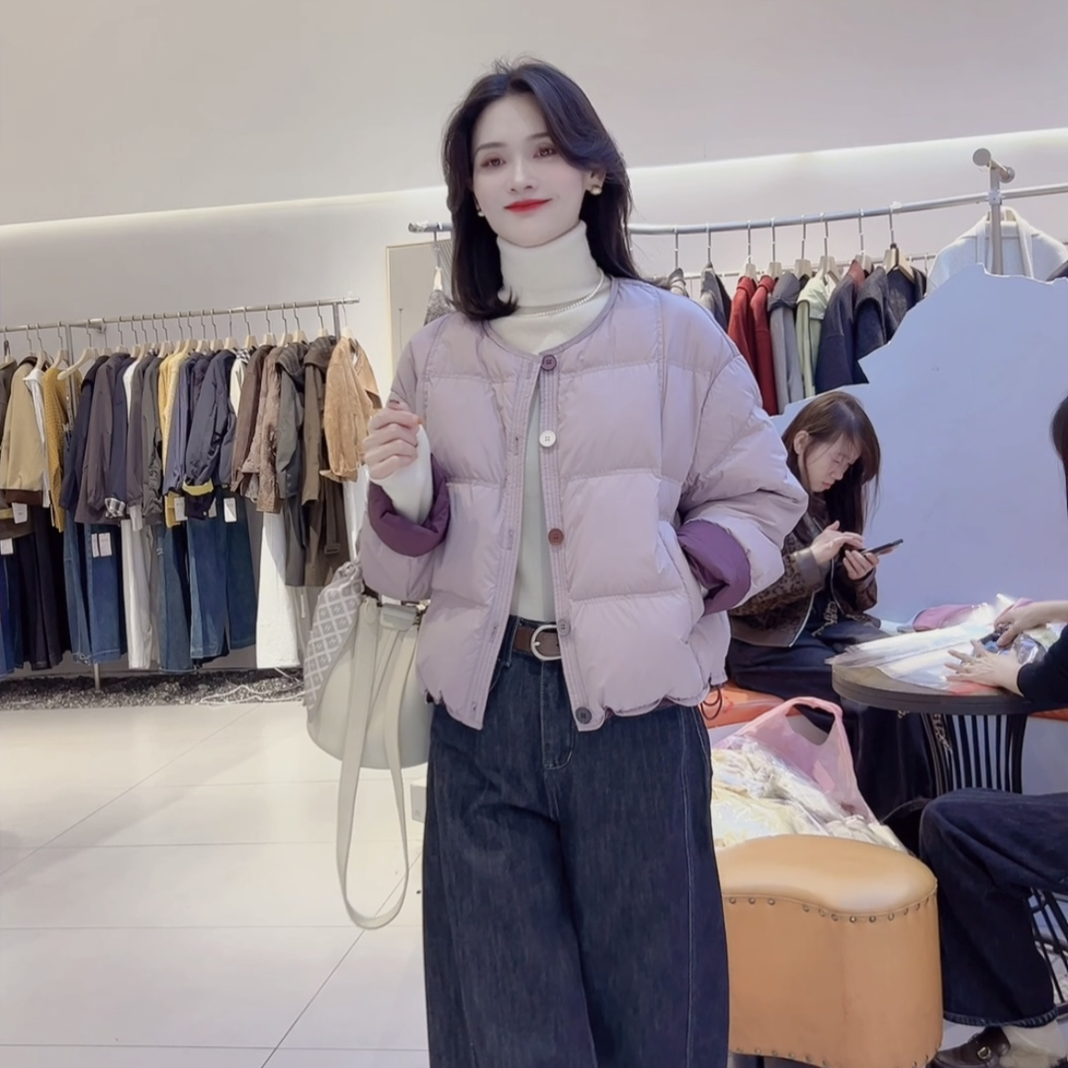 【七彩扣】时尚减龄圆领泡芙系列棉衣短款