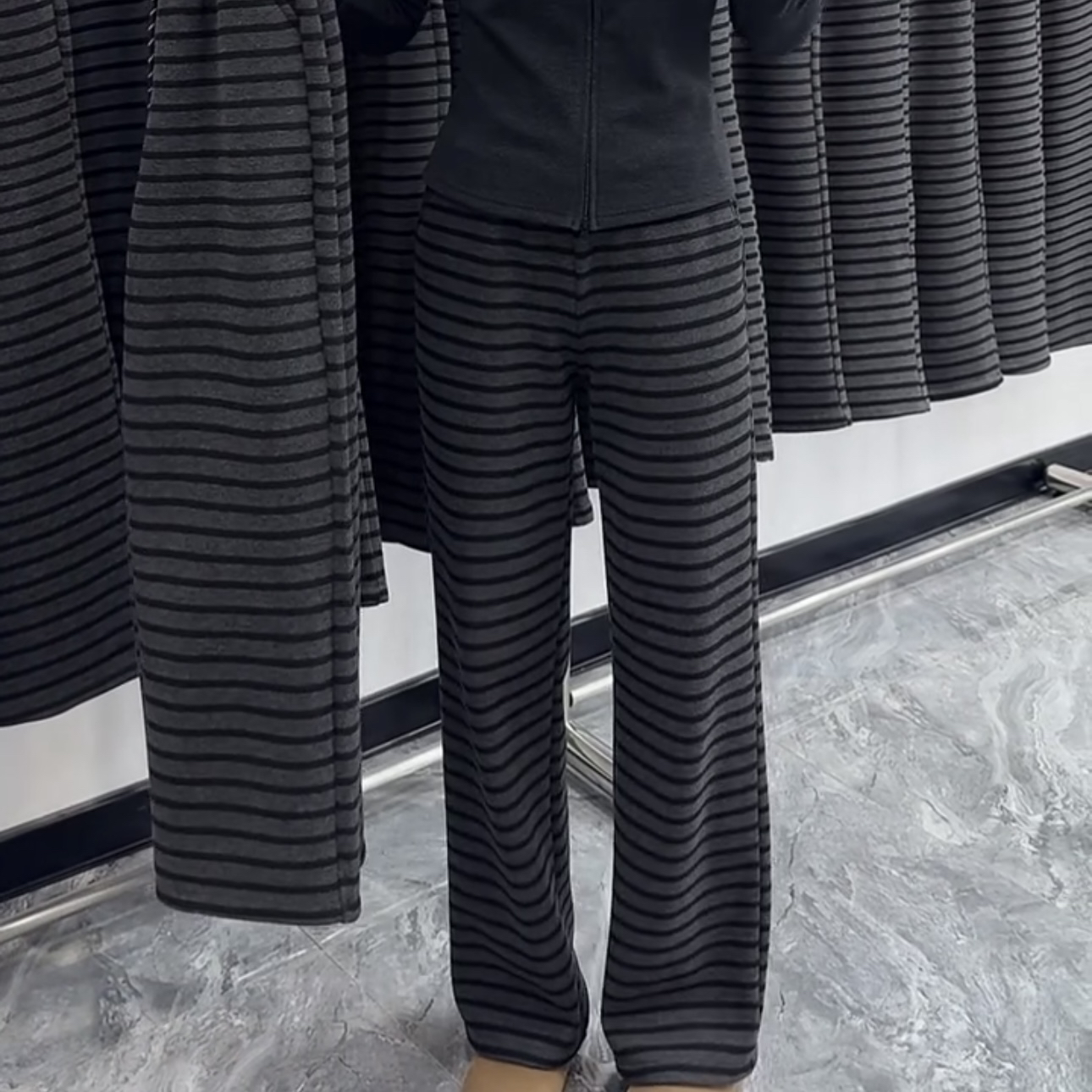 时尚百搭加绒加厚条纹高腰阔腿裤冬季休闲长裤彰显气质